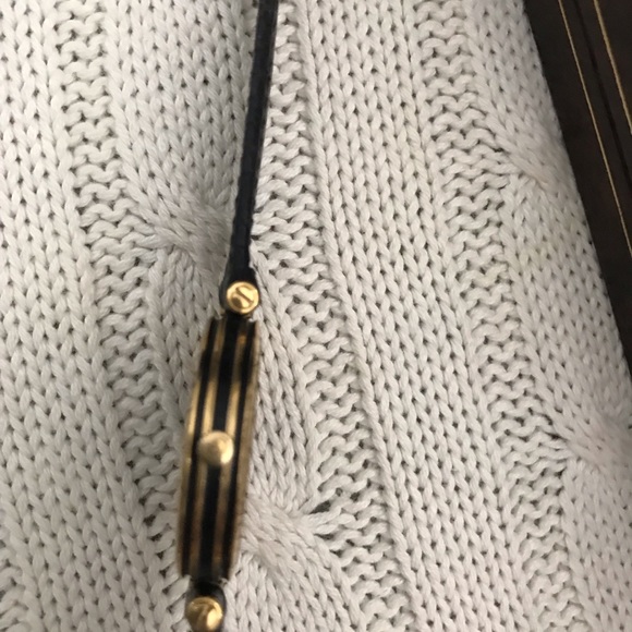 Authentic Vintage Gucci Black Enamel Watch - Picture 3 of 7